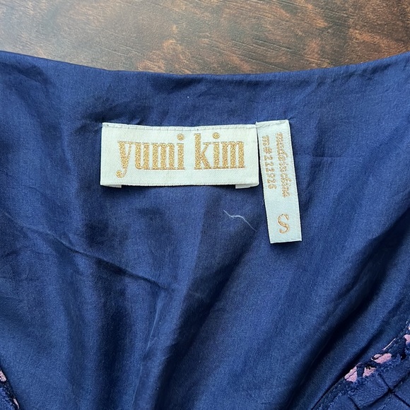 Yumi Kim V-neck Floral Print Top - Picture 6 of 8